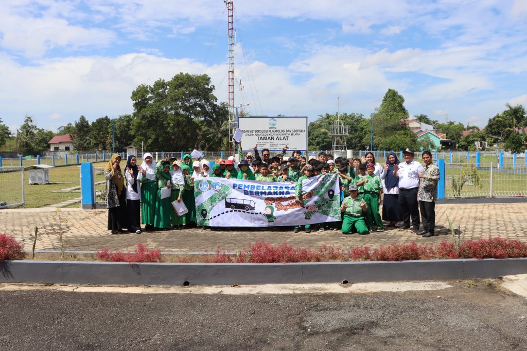 Kunjungan SD Islam Al Azhar 37 Banjarbaru