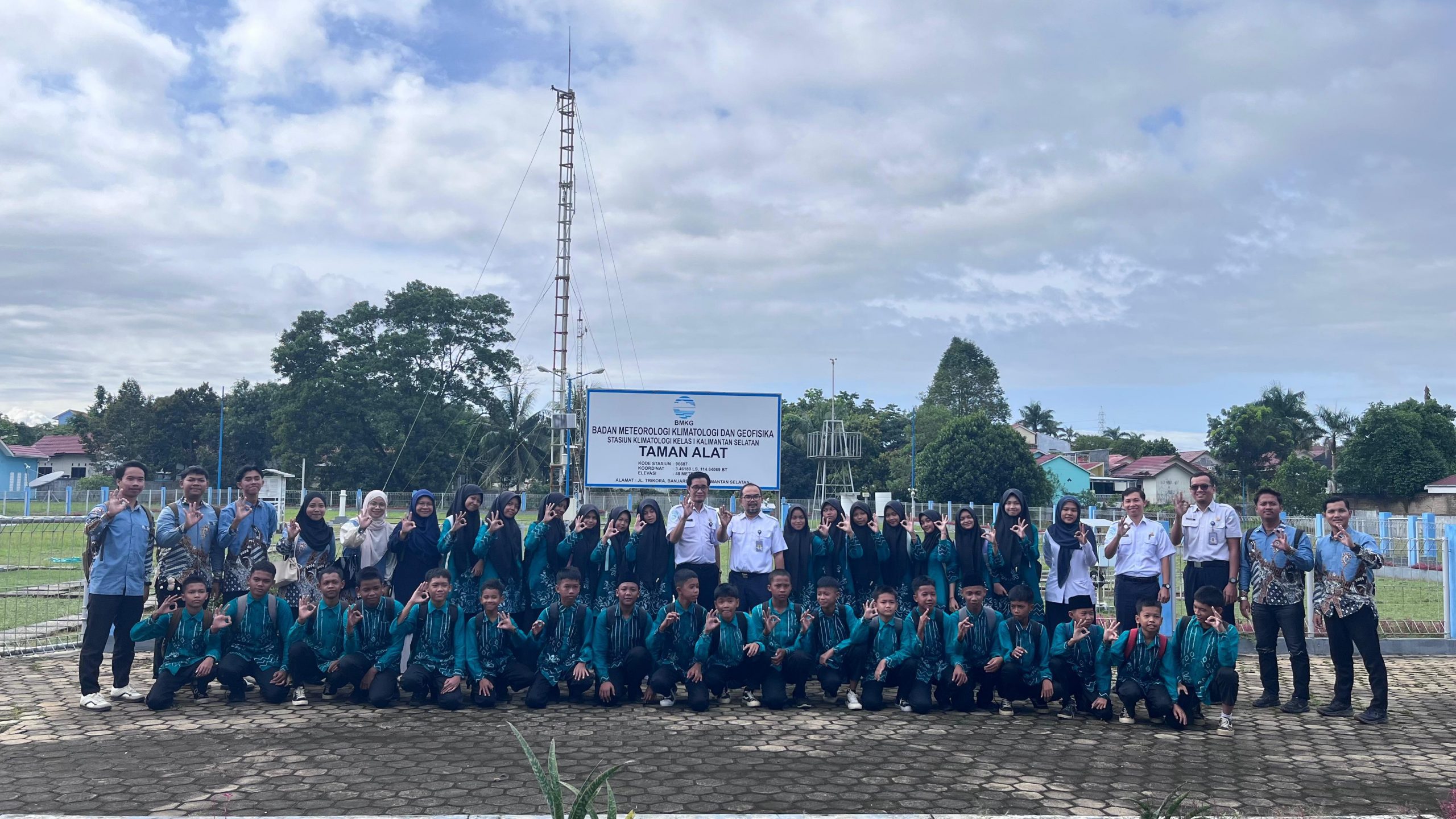 Kunjungan MTs. Muhammadiyah Karang Intan ke Staklim Kalimantan Selatan