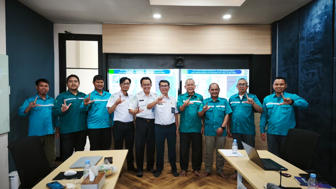 Sosialisasi Layanan Informasi BMKG Kalsel di PT. Hutan Rindang Banua
